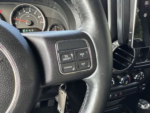 Used 2015 Jeep Wrangler Unlimited Sport w/ Quick Order Package 24S AWD/4WD image 18
