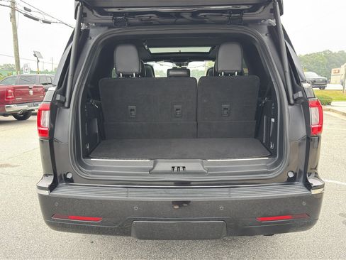 Used 2019 Lincoln Navigator Reserve AWD/4WD image 9