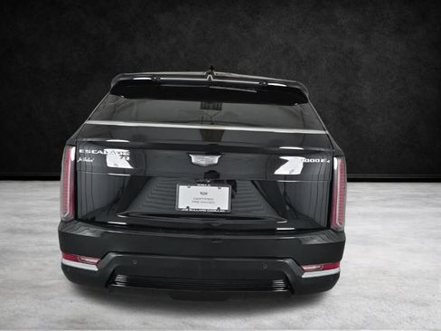 Certified 2025 Cadillac Escalade IQ Luxury 1 w/ Smart Trailering package image 7