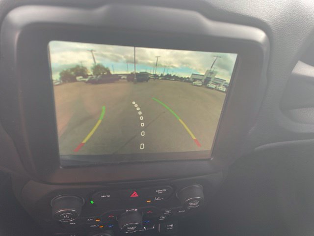 Used 2021 Jeep Renegade Latitude AWD/4WD image 38