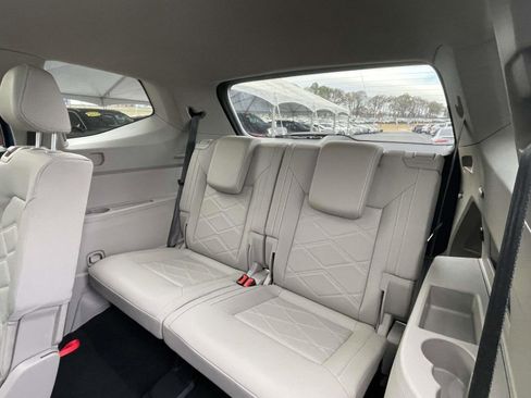 Certified 2025 Volkswagen Atlas SE w/ Panoramic Sunroof Package image 16