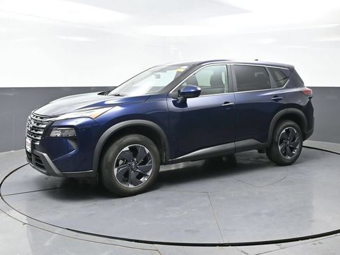 Used 2025 Nissan Rogue SV FWD image 5
