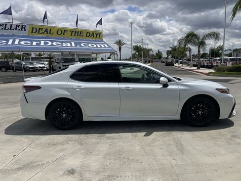 Used 2021 Toyota Camry XSE FWD image 9