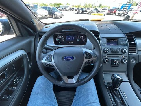 Used 2017 Ford Taurus SEL AWD/4WD image 27