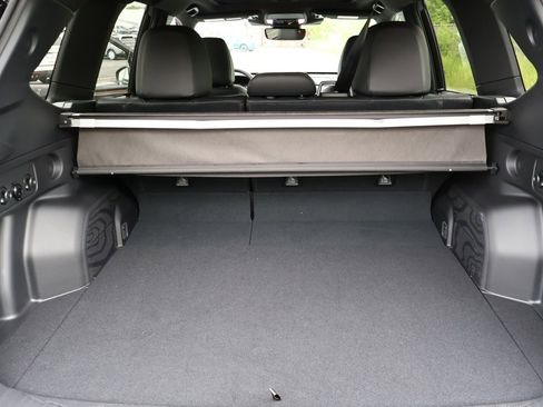 Used 2025 Subaru Forester Sport image 18