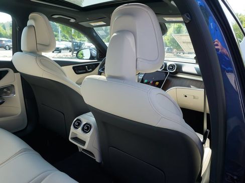 Used 2025 Mercedes-Benz C 300 Sedan image 57
