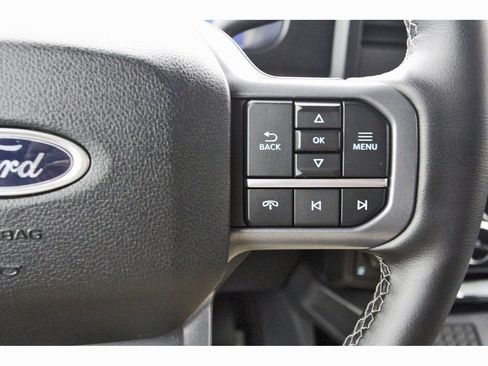 Used 2025 Ford F250 Lariat w/ Black Appearance Package image 24