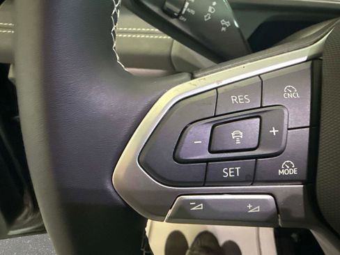 New 2026 Volkswagen Tiguan SE image 25