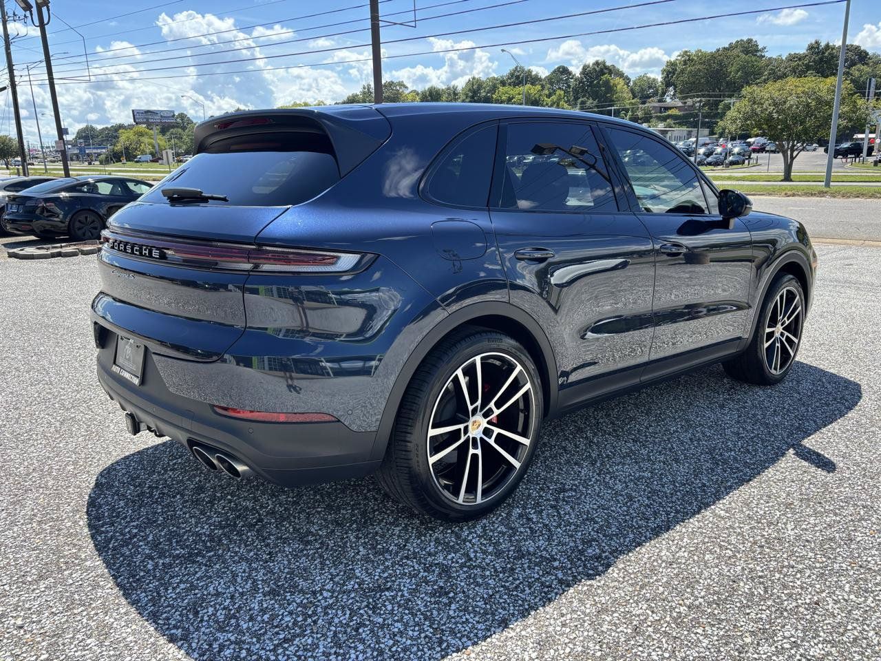 Used 2024 Porsche Cayenne S AWD/4WD image 9