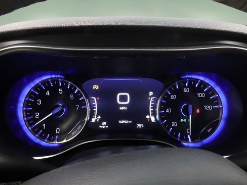Used 2020 Chrysler Pacifica Limited FWD image 21
