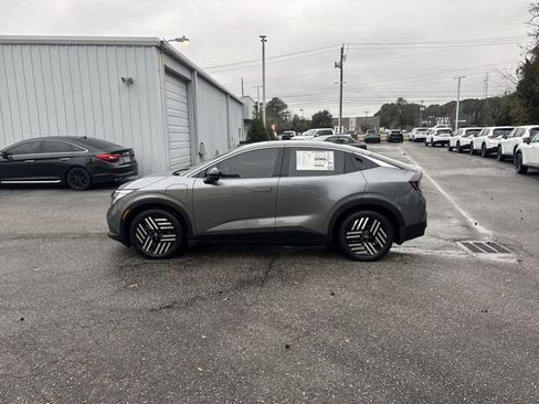 Used 2026 Nissan Leaf SV+ w/ Floor Mat Package (SV+) FWD image 8