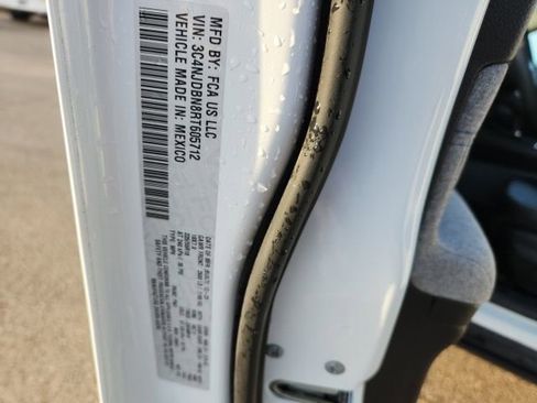 Used 2024 Jeep Compass Latitude image 27