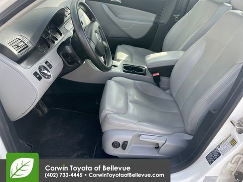 Used 2006 Volkswagen Passat 2.0T FWD image 9