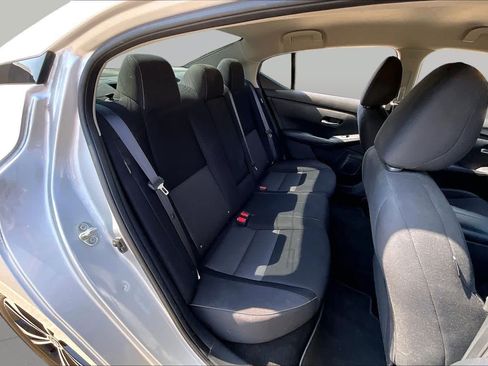 Used 2022 Nissan Sentra SV FWD image 19