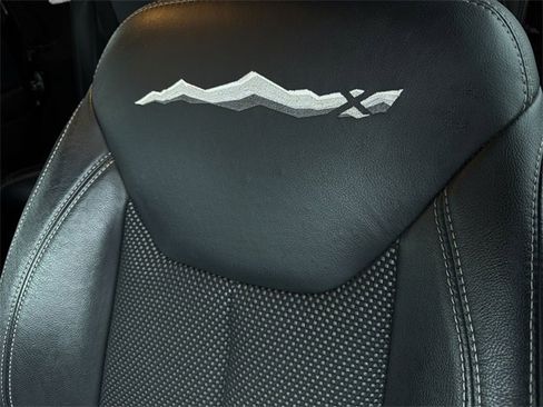 Used 2015 Jeep Wrangler Unlimited Sahara image 23