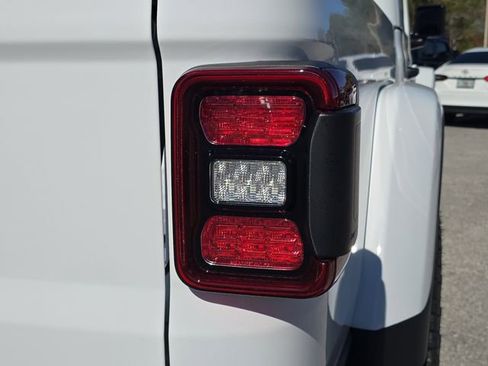 New 2026 Jeep Gladiator Mojave w/ Steel Bumper Group AWD/4WD image 8