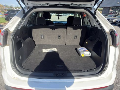 Used 2017 Ford Edge SE image 9