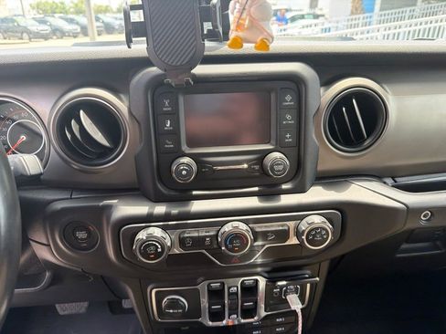Used 2018 Jeep Wrangler Unlimited Sport S AWD/4WD image 21