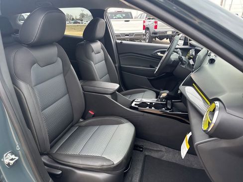 New 2026 Chevrolet Trax LT w/ Driver Confidence Package image 13