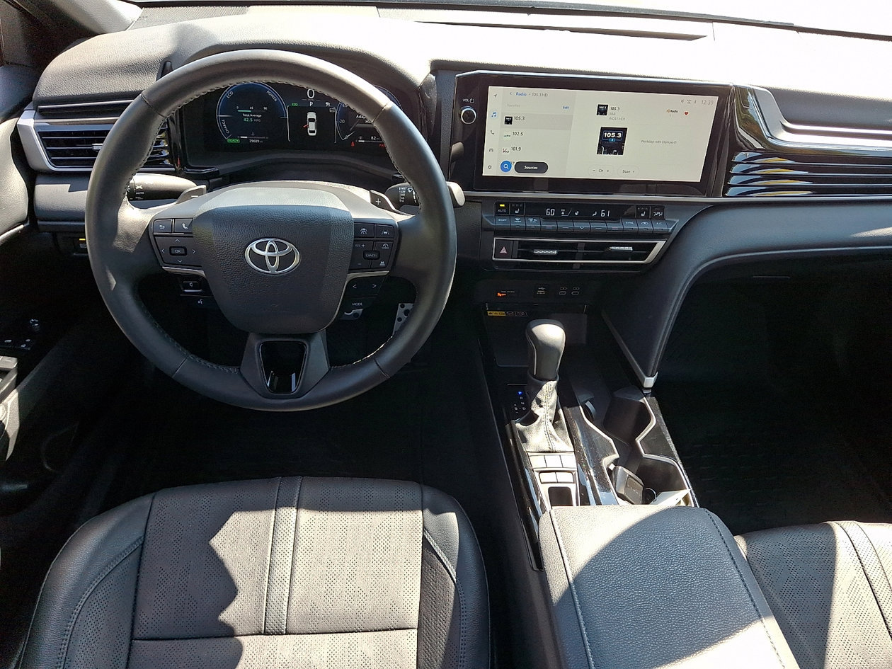 Used 2025 Toyota Camry XSE FWD image 11