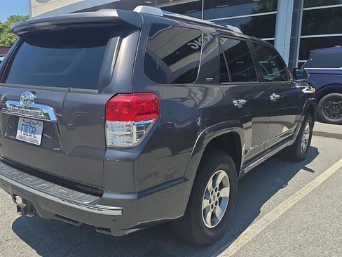 Used 2011 Toyota 4Runner SR5 w/ Convenience Pkg AWD/4WD image 7