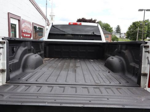 Used 2022 RAM 2500 Tradesman w/ Chrome Appearance Group AWD/4WD image 4