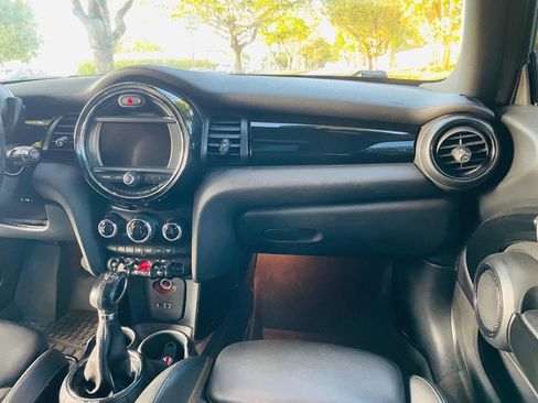 Used 2014 MINI Cooper 2-Door Hardtop image 12