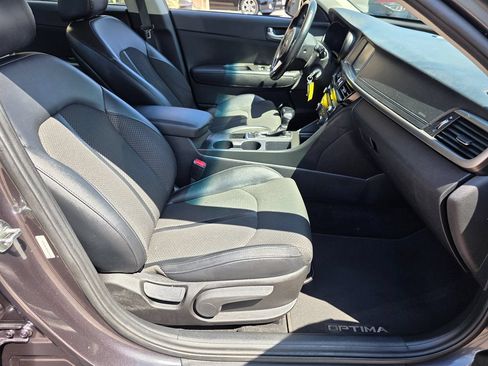 Used 2018 Kia Optima S FWD image 15