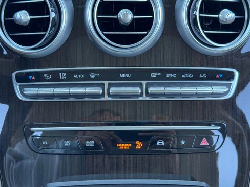 Used 2021 Mercedes-Benz GLC 300 GLC 300 w/ Premium Package image 30