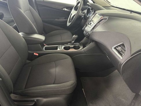 Used 2017 Chevrolet Cruze LT w/ Convenience Package FWD image 15