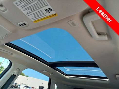 Used 2022 Ford Edge SEL w/ Convenience Package AWD/4WD image 11
