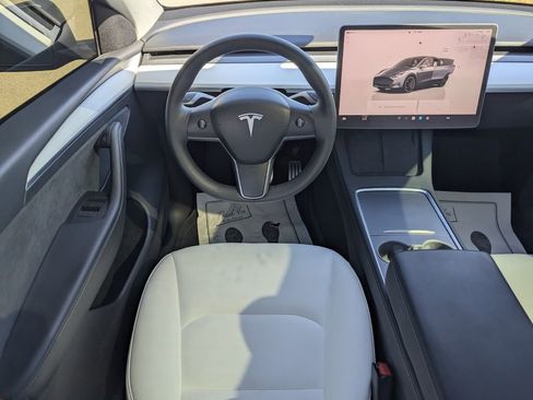 Used 2023 Tesla Model Y Performance image 20