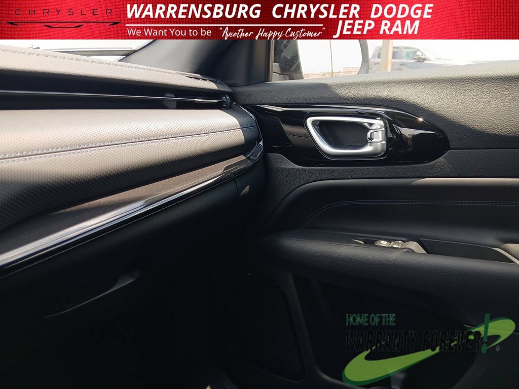 New 2026 Jeep Compass Latitude AWD/4WD image 26