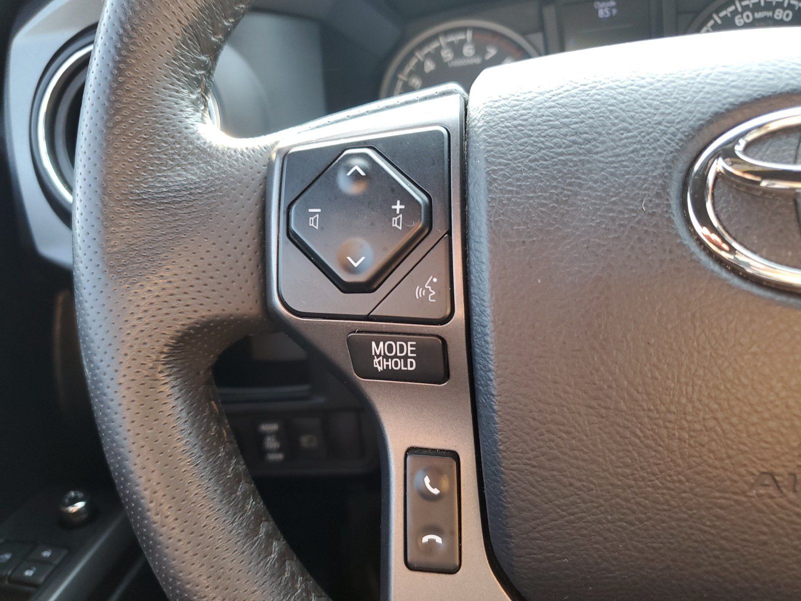 Certified 2018 Toyota Tacoma TRD Sport AWD/4WD image 22