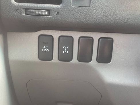 Used 2005 Toyota 4Runner Limited AWD/4WD image 23