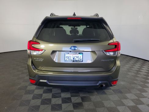 Used 2024 Subaru Forester Premium AWD/4WD image 5