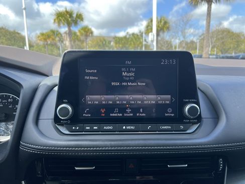 Used 2021 Nissan Rogue SV w/ Premium Package image 23