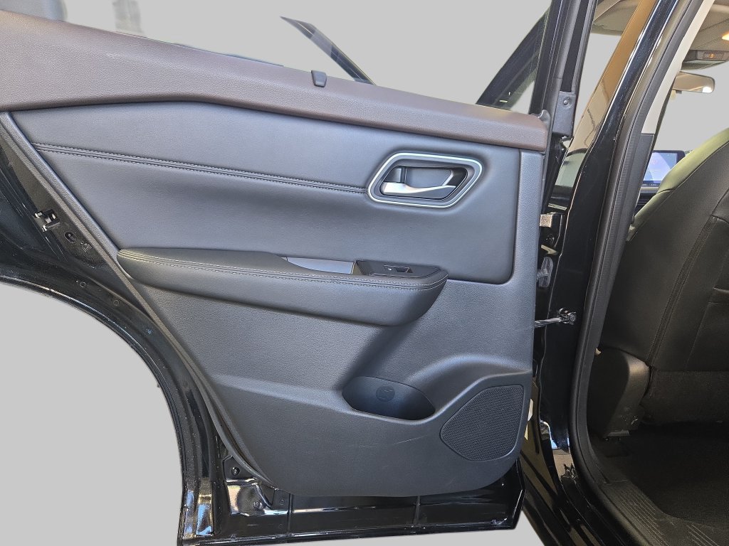 Used 2021 Nissan Rogue SV AWD/4WD image 18