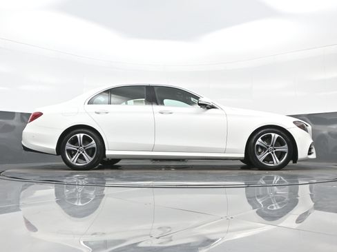 Used 2019 Mercedes-Benz E 300 4MATIC image 30