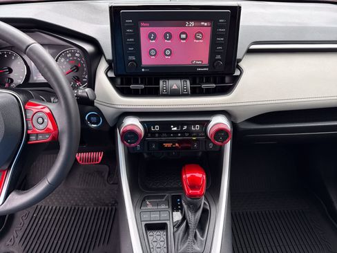 Used 2021 Toyota RAV4 XLE Premium FWD image 30