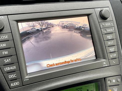 Used 2014 Toyota Prius Five image 20