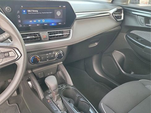 Used 2024 Chevrolet TrailBlazer LS w/ LS Convenience Package image 20