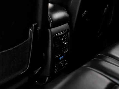 Used 2015 Jeep Grand Cherokee Overland AWD/4WD image 56