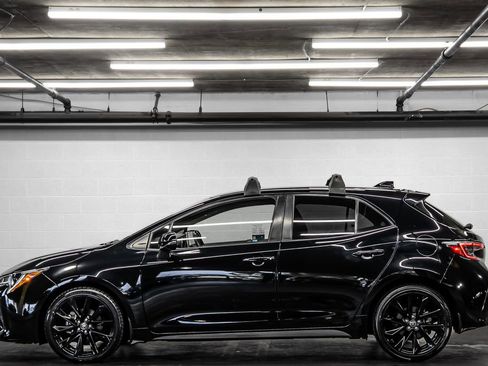 Used 2022 Toyota Corolla SE image 2