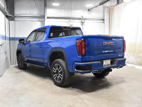 Used 2023 GMC Sierra 1500 AT4 w/ Technology Package AWD/4WD image 24