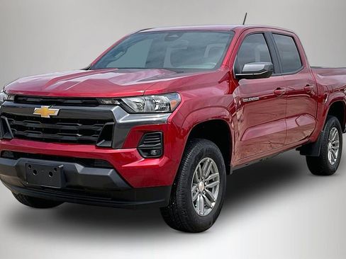 Used 2024 Chevrolet Colorado LT w/ LT Convenience Package RWD image 2