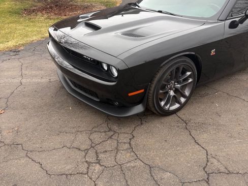 Used 2022 Dodge Challenger R/T Scat Pack w/ Plus Package image 2