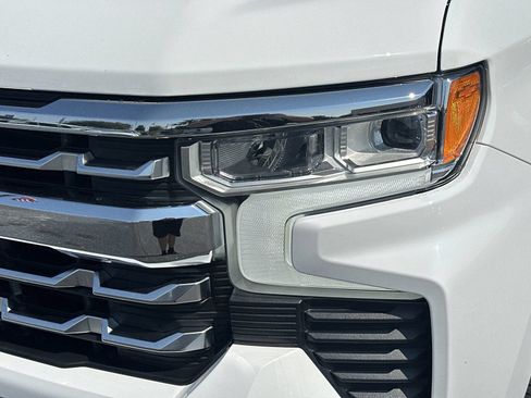 Used 2022 Chevrolet Silverado 1500 LTZ w/ LTZ Convenience Package II AWD/4WD image 11