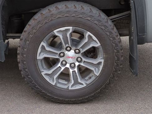 Used 2023 GMC Sierra 1500 SLE w/ X31 Off-Road Package image 13