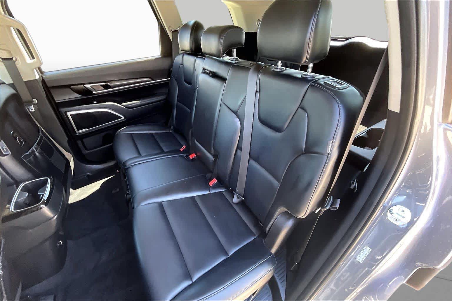Used 2025 Kia Telluride LX FWD image 19